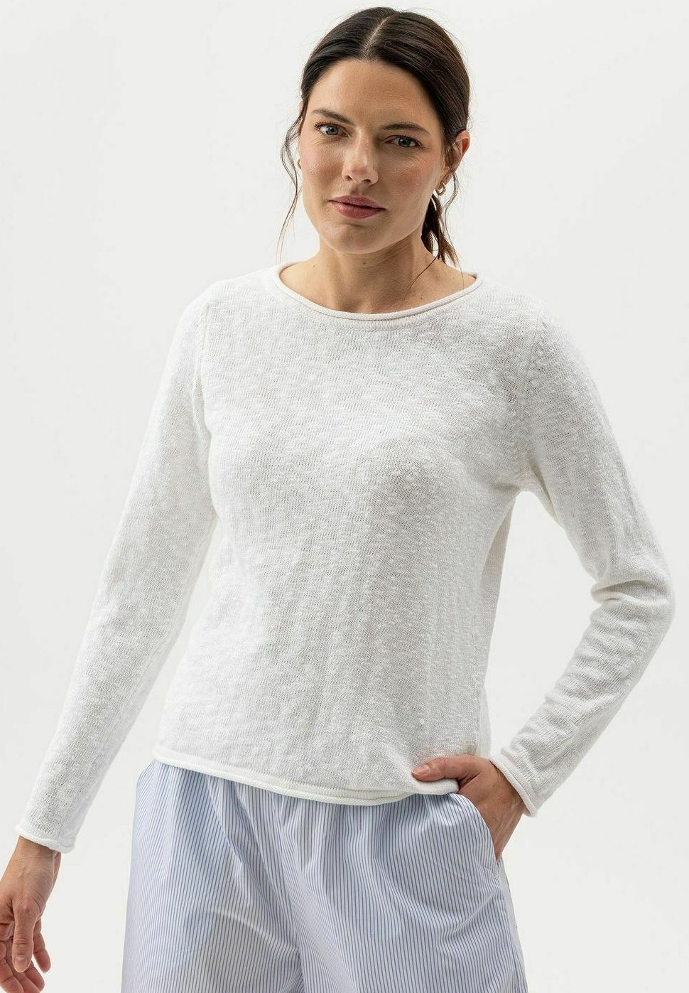 Свитер JUNI Holebrook, белый
Свитер JUNI Holebrook, белый