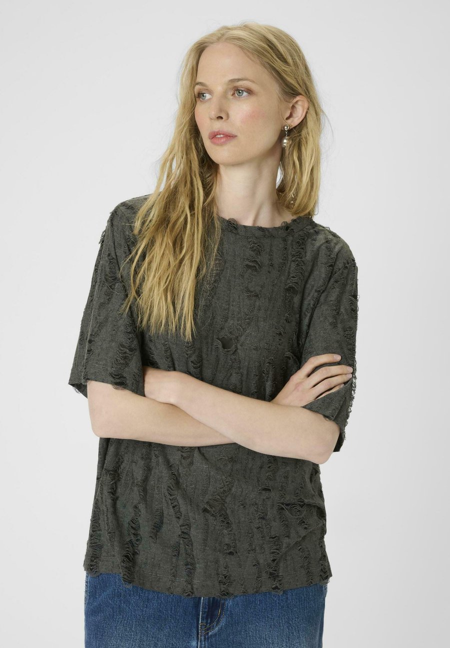 Футболка Karen by Simonsen ALESSIA TEE, Tornado/Grey, Серый, Футболка Karen by Simonsen ALESSIA TEE, Tornado/Grey
Футболка Karen by Simonsen ALESSIA TEE, Tornado/Grey, Серый, Футболка Karen by Simonsen ALESSIA TEE, Tornado/Grey