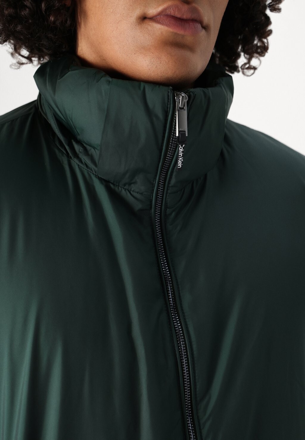 Зимняя куртка Calvin Klein, темно-зеленый
Зимняя куртка Calvin Klein, темно-зеленый