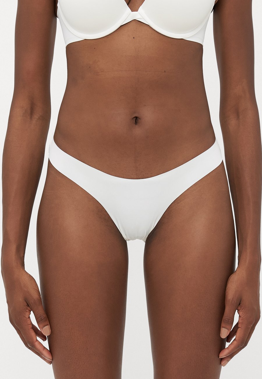 Брифы ONLY ONLCHLOE BRAZIL 3 PACK, Cloud Dancer/Off-White
Брифы ONLY ONLCHLOE BRAZIL 3 PACK, Cloud Dancer/Off-White