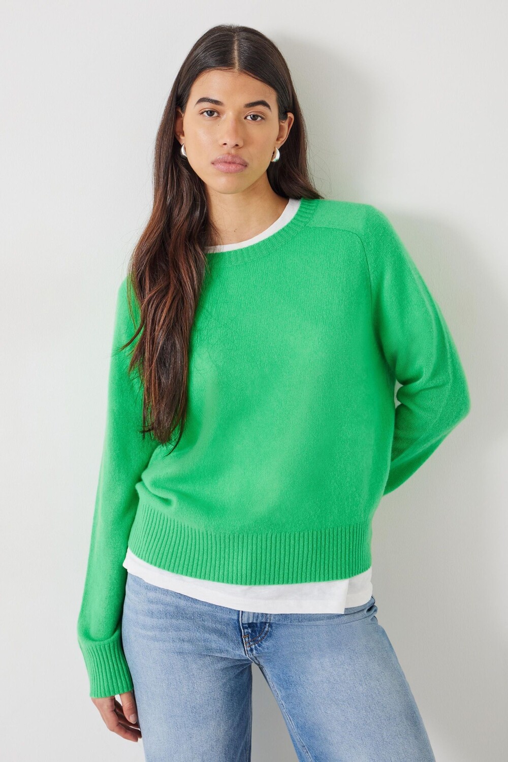 Кашемировый джемпер Charlie с седельными плечами Hush, зеленый
Кашемировый джемпер Charlie с седельными плечами Hush, зеленый