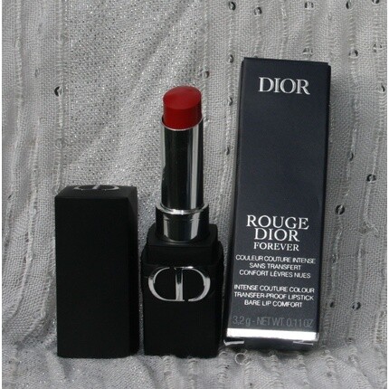 Dior Rouge Dior Forever Устойчивая к переносу губная помада 525
Dior Rouge Dior Forever Устойчивая к переносу губная помада 525