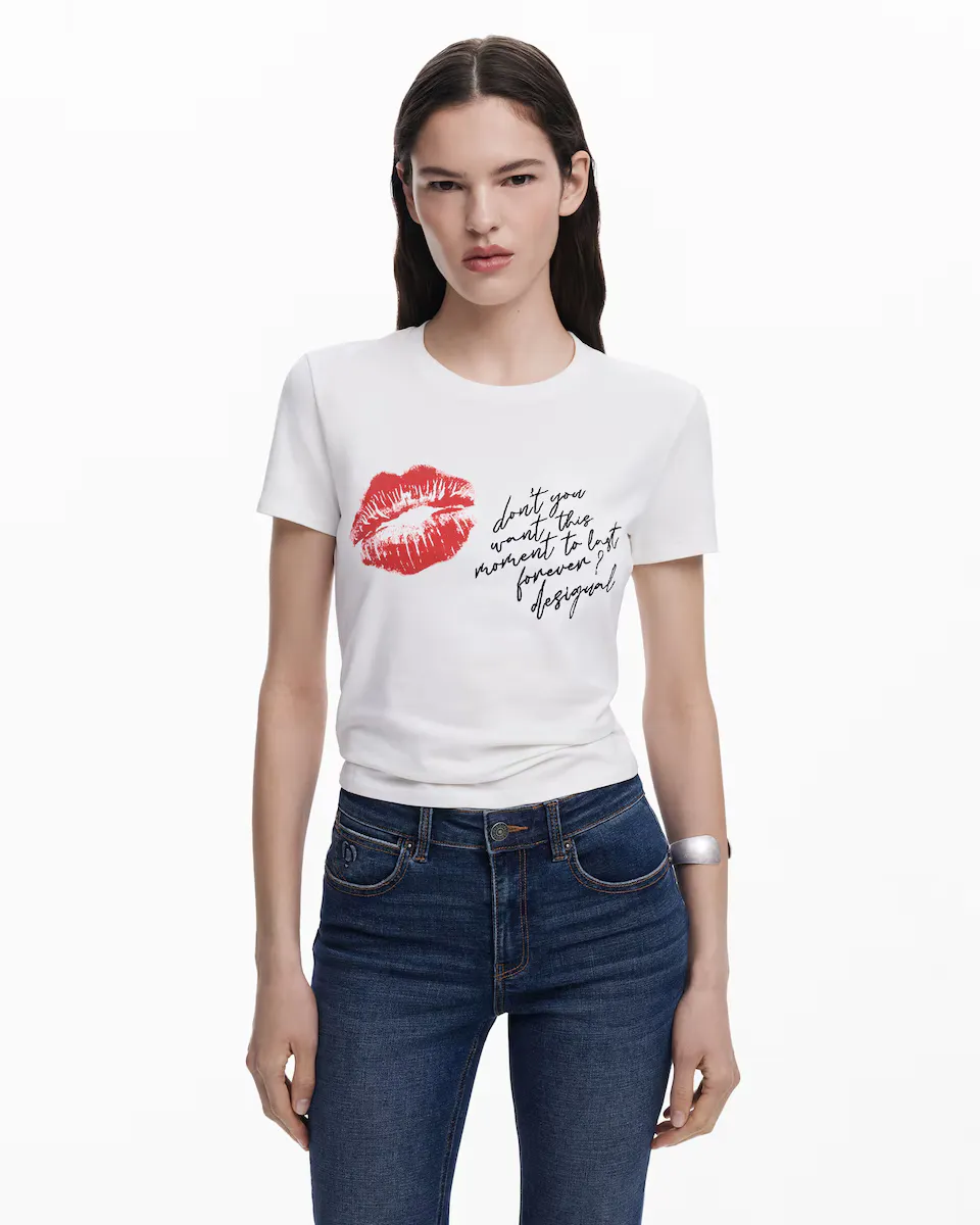 Женская футболка с коротким рукавом и принтом «поцелуй» Desigual, белый
Женская футболка с коротким рукавом и принтом «поцелуй» Desigual, белый