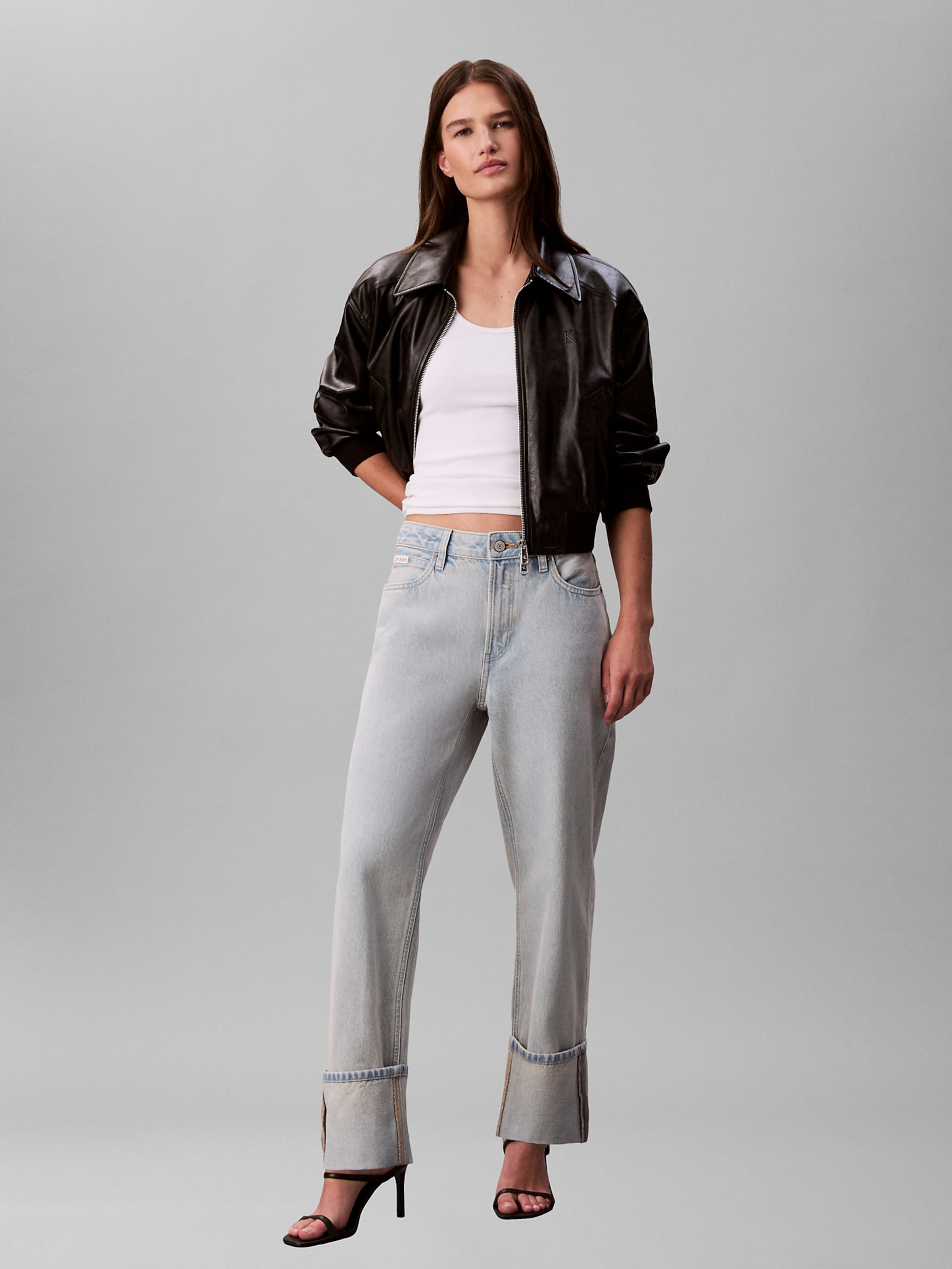 Calvin Klein Jeans Джинсы свободного кроя в светло-голубом цвете
Calvin Klein Jeans Джинсы свободного кроя в светло-голубом цвете