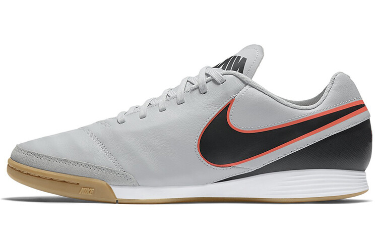 Футбольные бутсы Tiempo Genio 2 мужские низкие серые/черные Nike
Футбольные бутсы Tiempo Genio 2 мужские низкие серые/черные Nike
