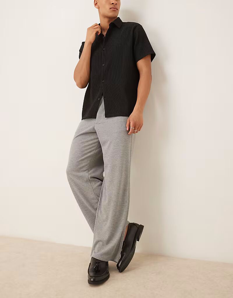 Широкие элегантные брюки ASOS DESIGN серого цвета с текстурой и двойными складками
Широкие элегантные брюки ASOS DESIGN серого цвета с текстурой и двойными складками