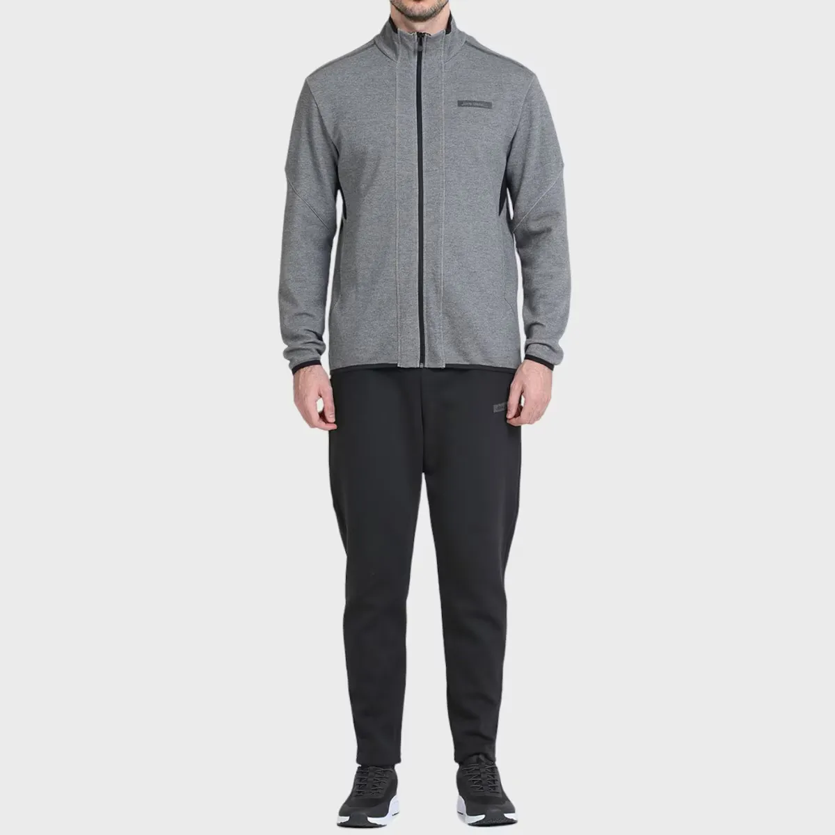 Мужской спортивный костюм Caspei John Smith, темно-серый 
Мужской спортивный костюм Caspei John Smith, темно-серый