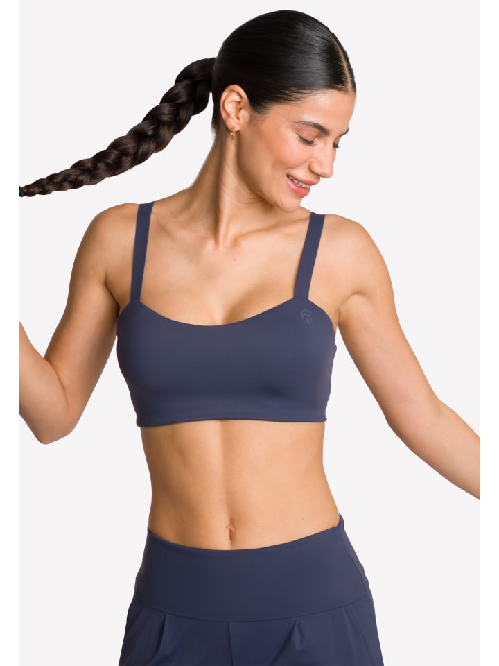 Спортивный бюстгальтер OCEANSAPART
Спортивный бюстгальтер OCEANSAPART