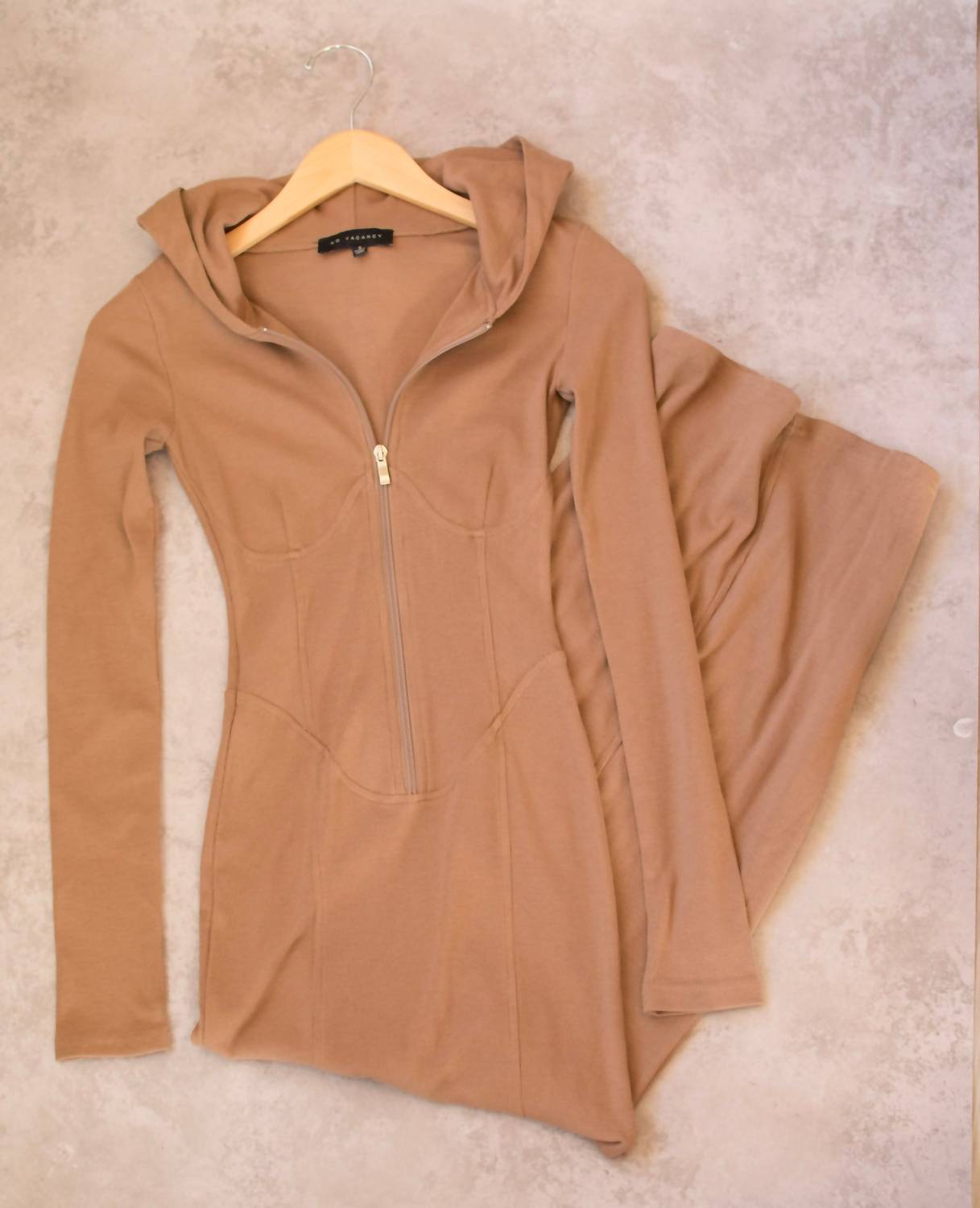 Женское длинное платье макси Hallie в карамельном цвете No Vacancy, Caramel
Женское длинное платье макси Hallie в карамельном цвете No Vacancy, Caramel