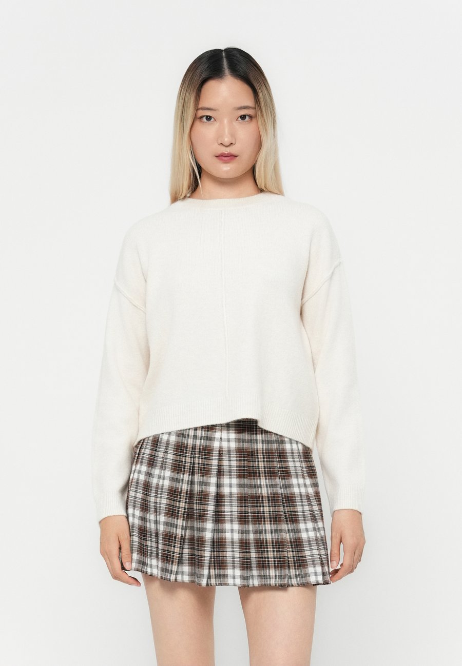 Джемпер Vero Moda BESTI LS O-NECK BOO, Birch/Off-White
Джемпер Vero Moda BESTI LS O-NECK BOO, Birch/Off-White