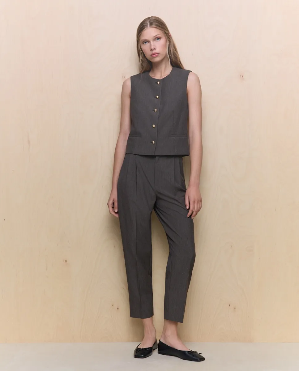 Женские однотонные брюки Easy Wear, светло-серый
Женские однотонные брюки Easy Wear, светло-серый