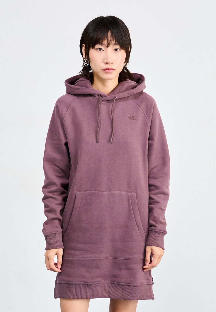 Платье The North Face RELAXED HOODIE DRESS, Tawny Quartz/Berry
Платье The North Face RELAXED HOODIE DRESS, Tawny Quartz/Berry