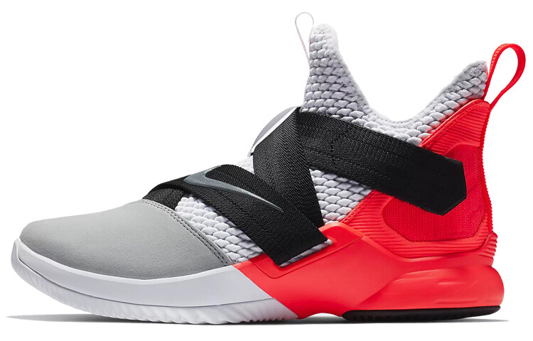 Мужские баскетбольные кроссовки Nike Zoom Soldier 12
Мужские баскетбольные кроссовки Nike Zoom Soldier 12