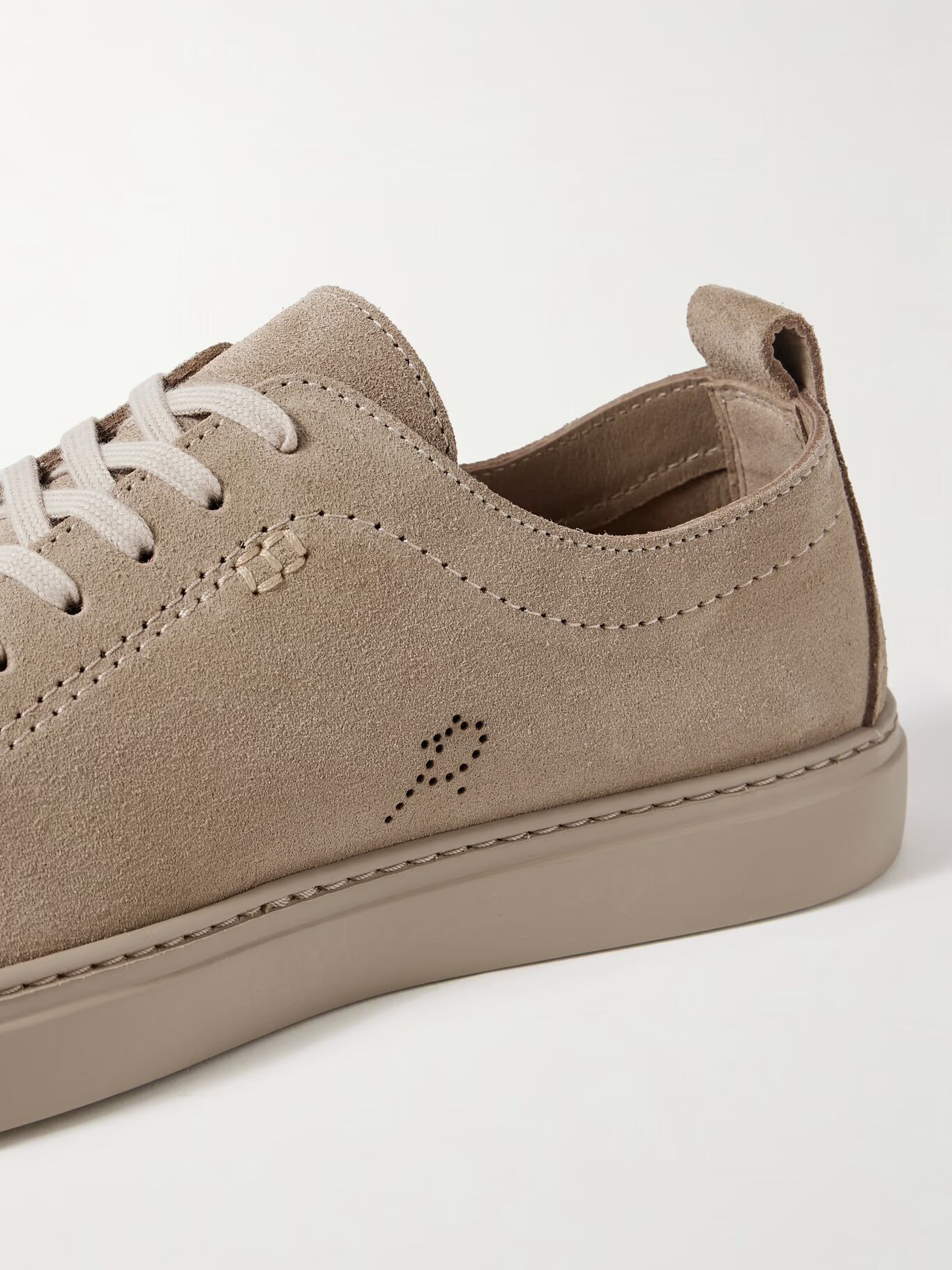 Перфорированные замшевые кроссовки MR P., нейтральный
Перфорированные замшевые кроссовки MR P., нейтральный