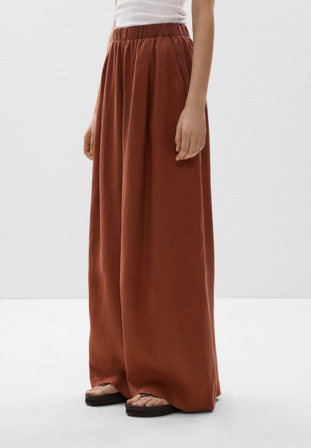 Брюки LINEN WIDE STRAIGHT-LEG OYSHO, светло-коричневый
Брюки LINEN WIDE STRAIGHT-LEG OYSHO, светло-коричневый