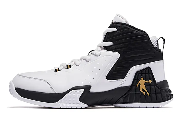 Баскетбольные кроссовки Grinding 1 мужские высокие черные/белые Qiaodan
Баскетбольные кроссовки Grinding 1 мужские высокие черные/белые Qiaodan