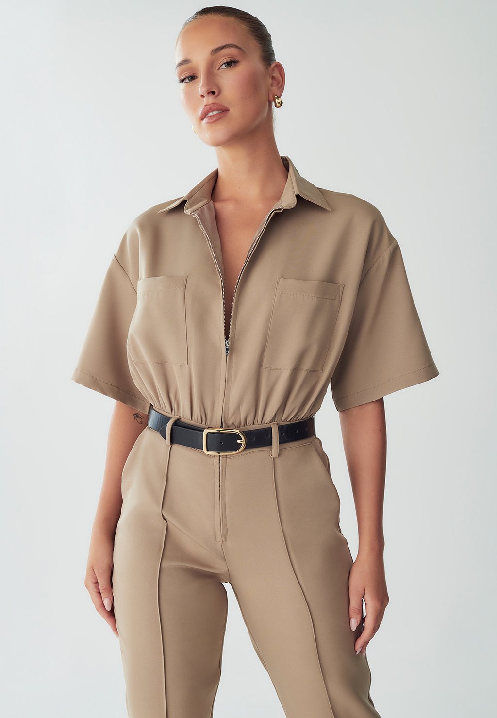 Комбинезон ROSA WILLA, бежевый
Комбинезон ROSA WILLA, бежевый