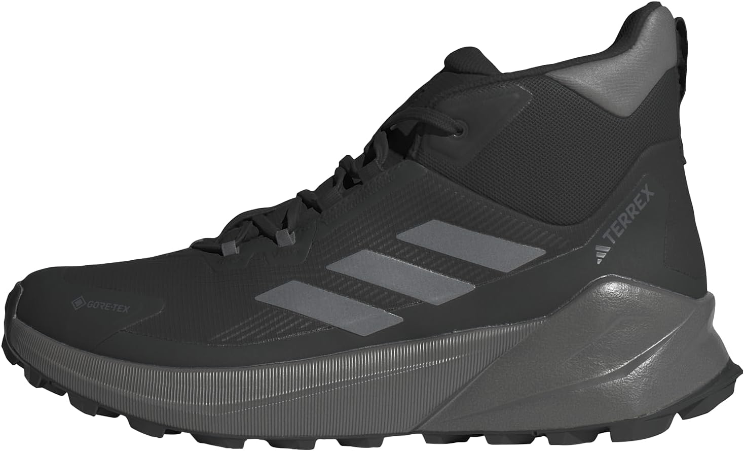 Мужские походные ботинки Adidas Terrex Trailmaker 2.0 Mid Top с Gore-tex, черный/серый/угольный
Мужские походные ботинки Adidas Terrex Trailmaker 2.0 Mid Top с Gore-tex, черный/серый/угольный