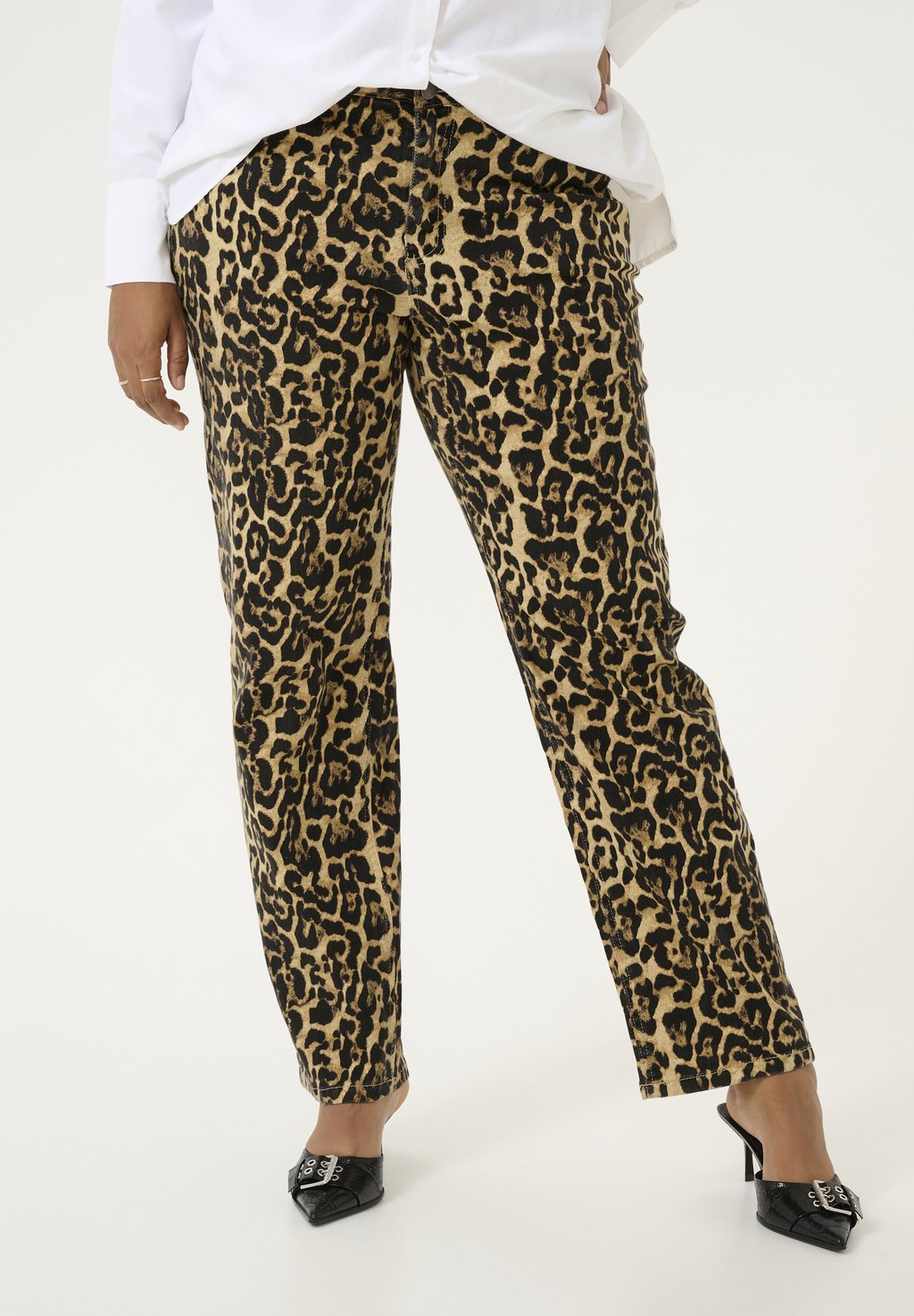 Джинсы прямого кроя LEONOMA Kaffe Curve, черный
Джинсы прямого кроя LEONOMA Kaffe Curve, черный