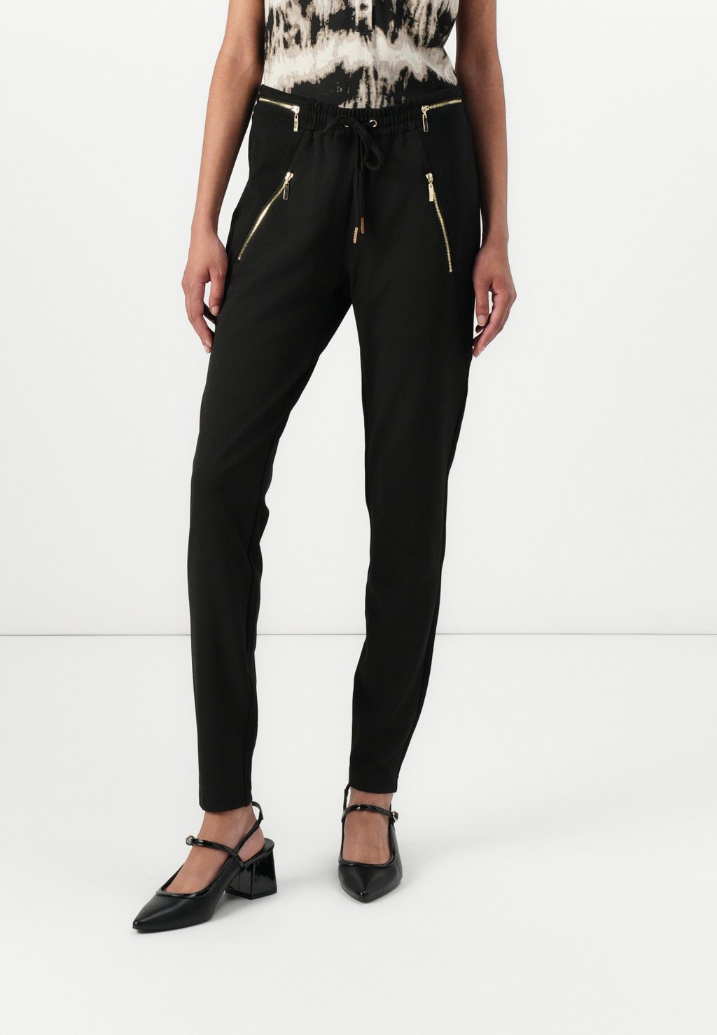 Брюки NEW COLUMBINE Rue de Femme, черный
Брюки NEW COLUMBINE Rue de Femme, черный