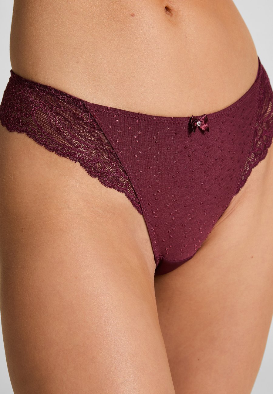 Трусы Hunkemöller SOPHIE, Red/Dark Red
Трусы Hunkemöller SOPHIE, Red/Dark Red