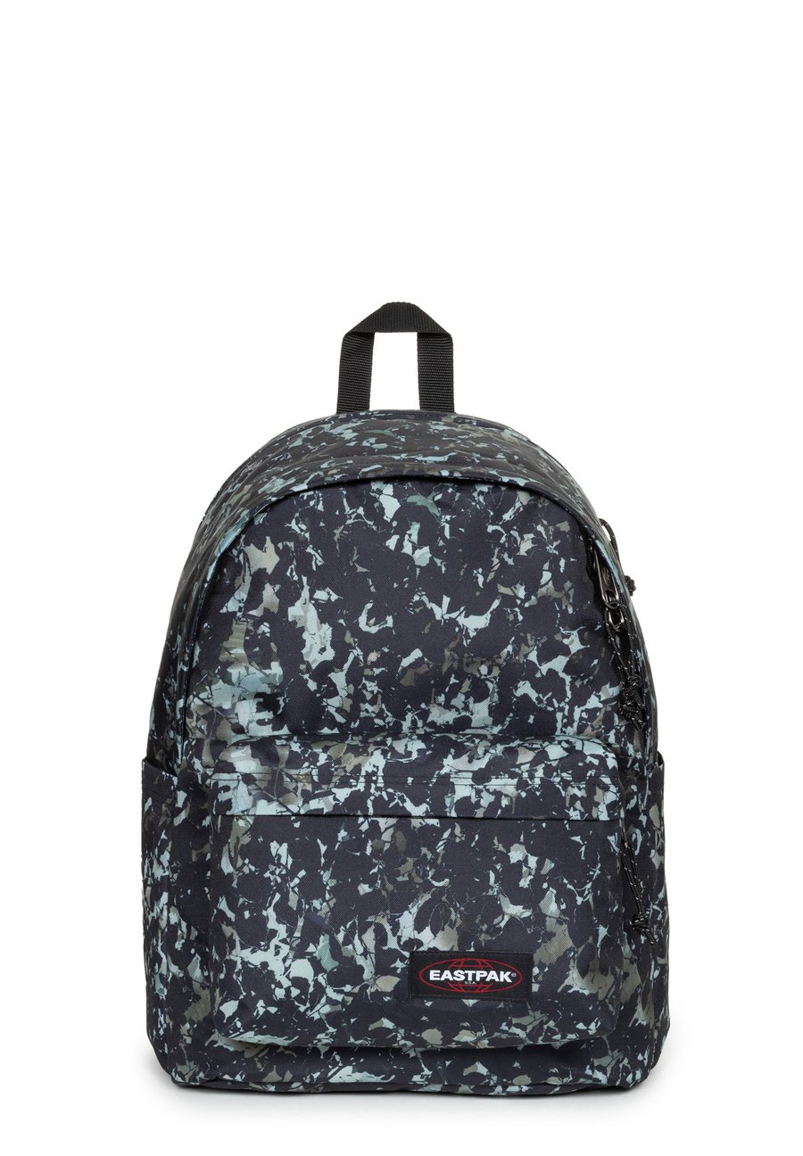 Рюкзак Eastpak DAY OFFICE, Camouflora Dark/Green
Рюкзак Eastpak DAY OFFICE, Camouflora Dark/Green