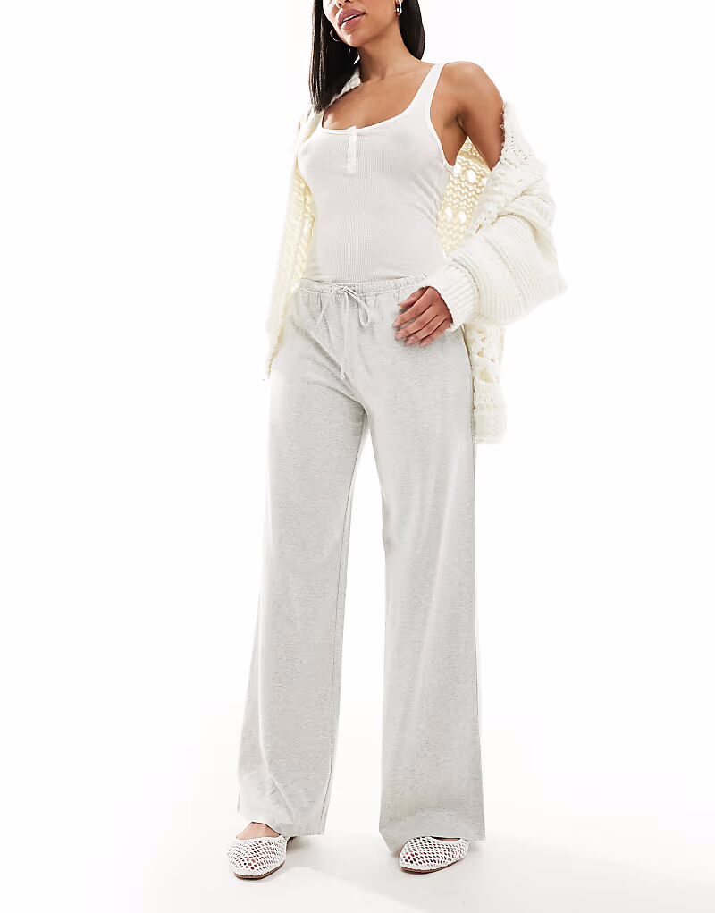 Повседневные брюки Hollister с низкой посадкой, мешковатые, серого цвета
Повседневные брюки Hollister с низкой посадкой, мешковатые, серого цвета