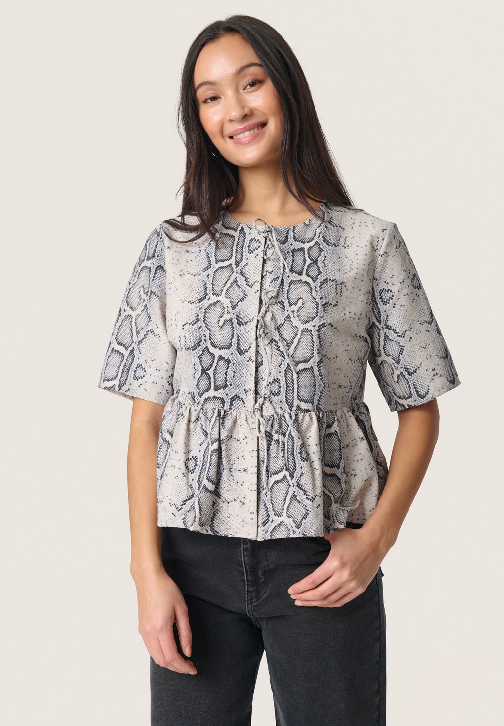 Блуза XALA Soaked in Luxury, серый
Блуза XALA Soaked in Luxury, серый