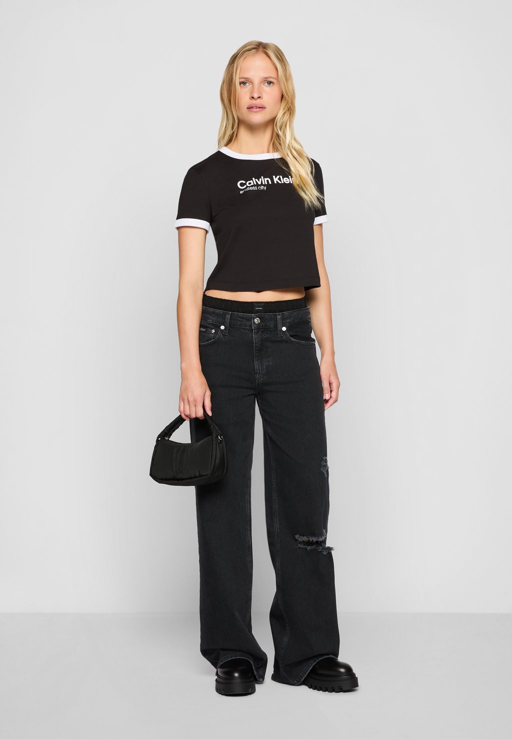 Футболка с принтом EXCLUSIVE ENDLESS CITY GRAPHIC BABY TEE Calvin Klein Jeans, черный
Футболка с принтом EXCLUSIVE ENDLESS CITY GRAPHIC BABY TEE Calvin Klein Jeans, черный