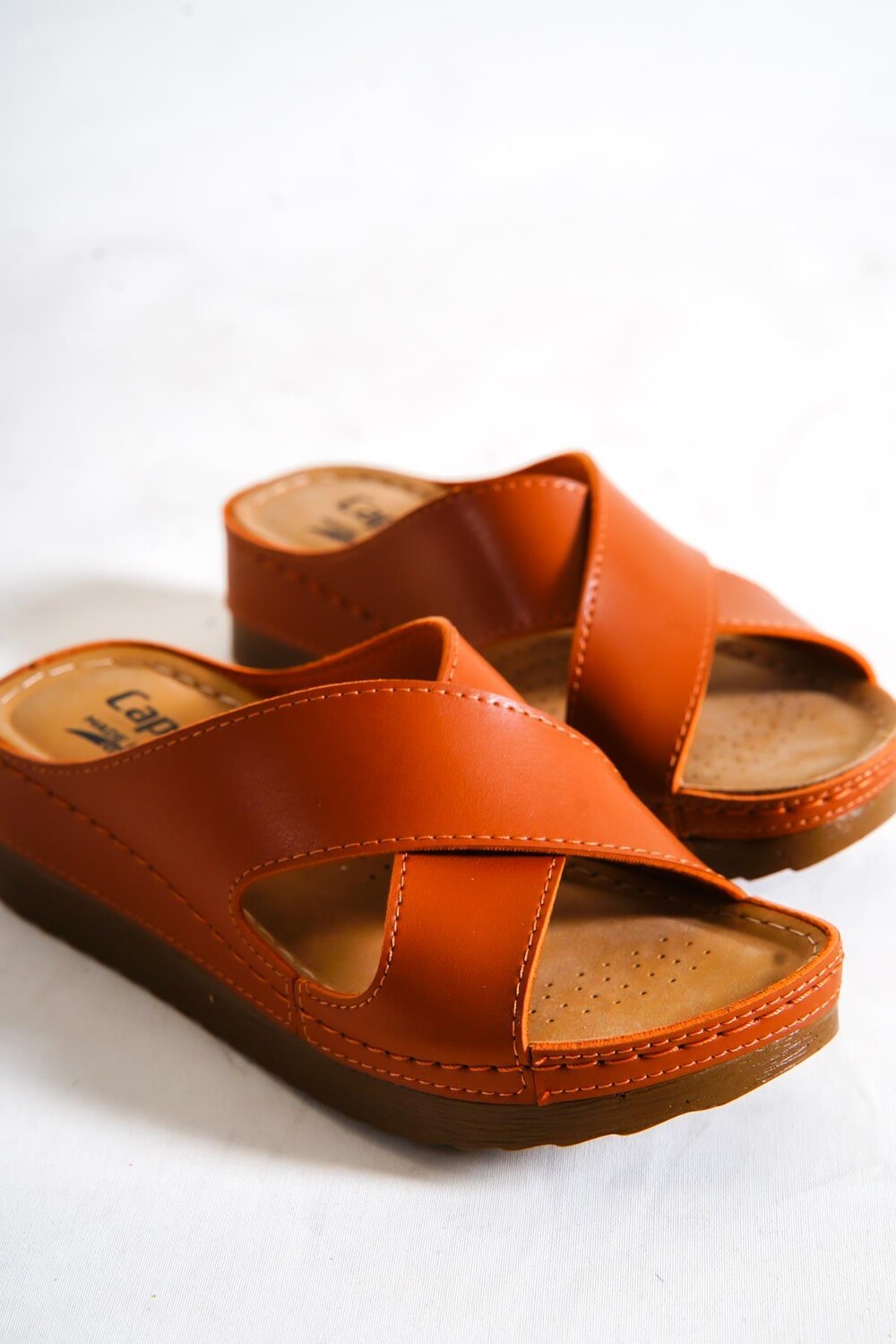 Capone Z0632 Tan Женские комфортные анатомические тапочки Capone Outfitters, коричневый
Capone Z0632 Tan Женские комфортные анатомические тапочки Capone Outfitters, коричневый