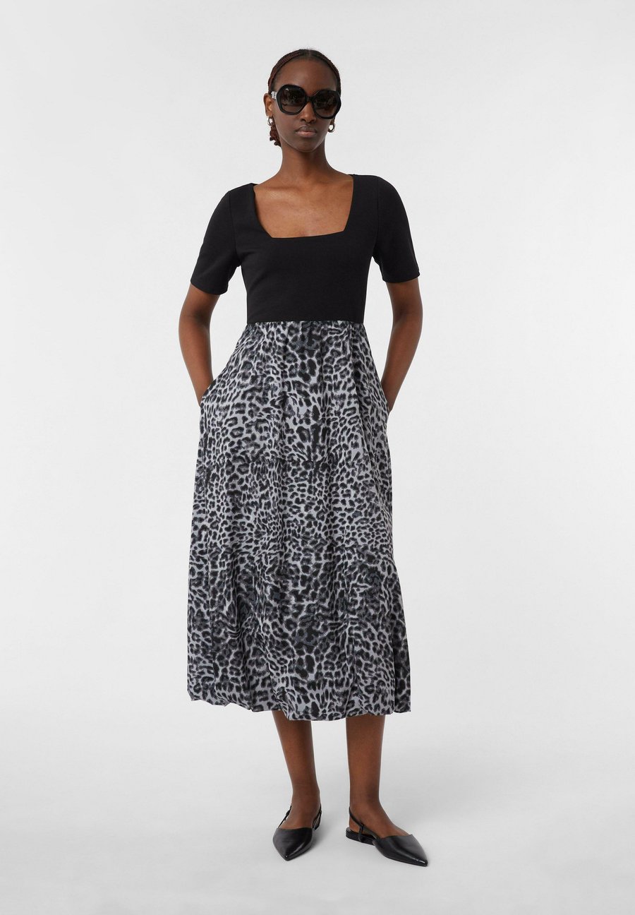 Платье comma Day dress, Schwarz/Black
Платье comma Day dress, Schwarz/Black