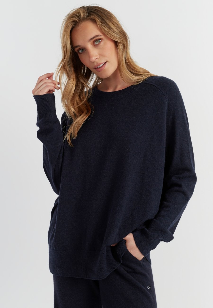 Джемпер CHINTI & PARKER Jumper, Navy/Dark Blue
Джемпер CHINTI & PARKER Jumper, Navy/Dark Blue