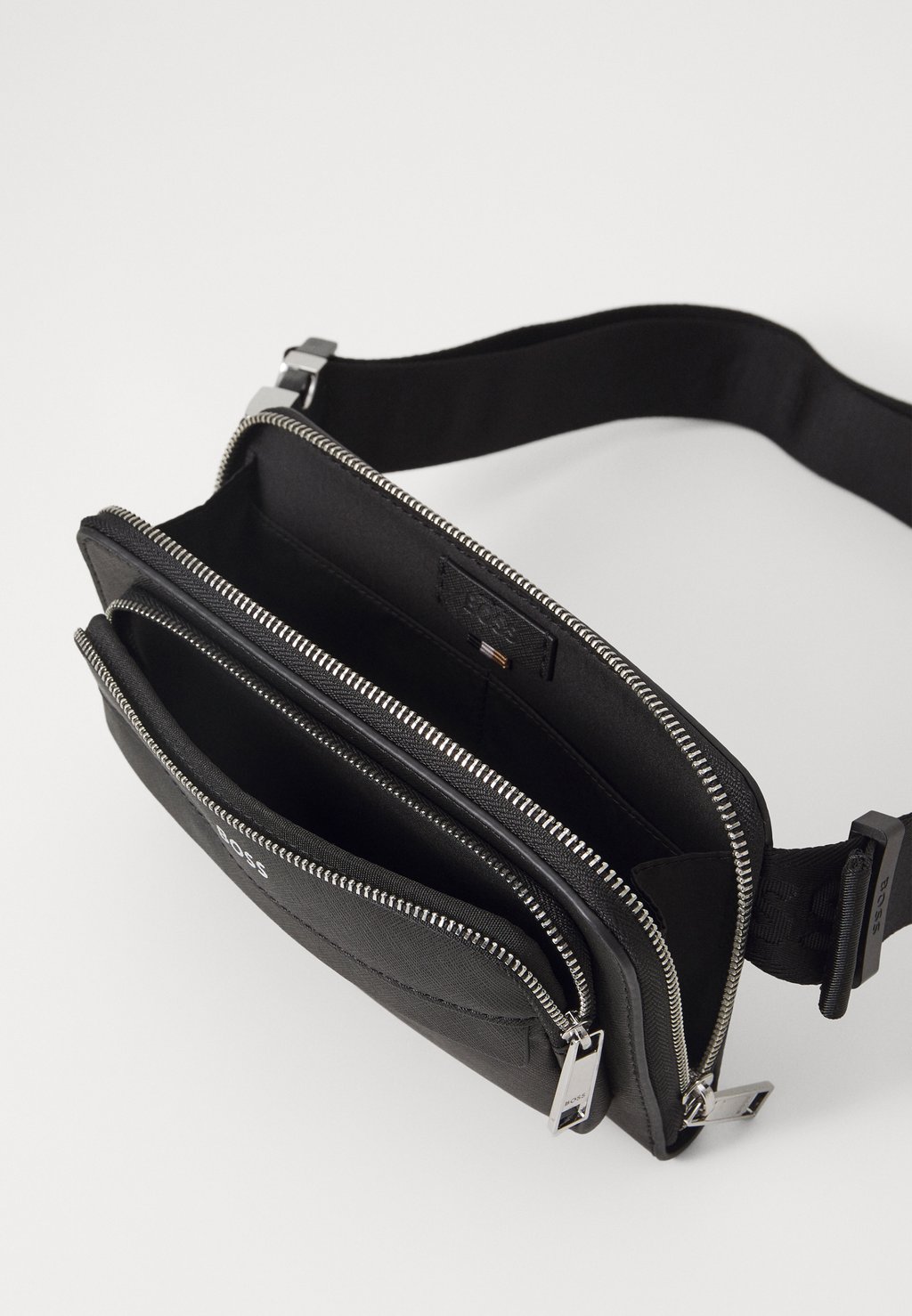 Поясная сумка ZAIR CROSSOVER UNISEX BOSS, черный
Поясная сумка ZAIR CROSSOVER UNISEX BOSS, черный