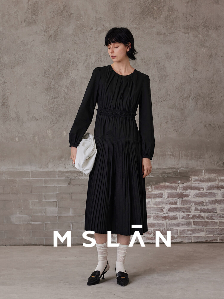Платье плиссированные Mslan длинное, черный
Платье плиссированные Mslan длинное, черный