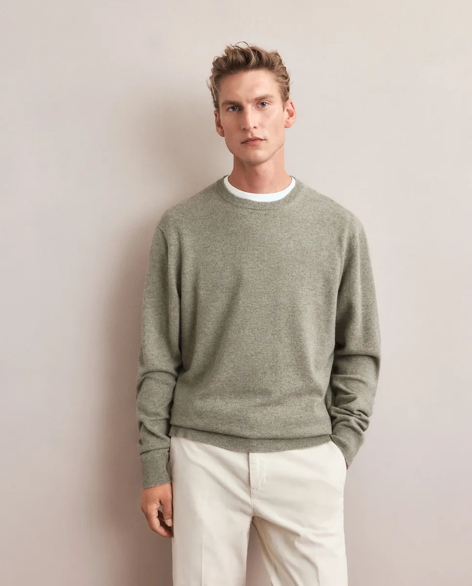 Свитер с круглым вырезом, гладкий, из кашемировой шерсти Emidio Tucci, светло-зеленый
Свитер с круглым вырезом, гладкий, из кашемировой шерсти Emidio Tucci, светло-зеленый