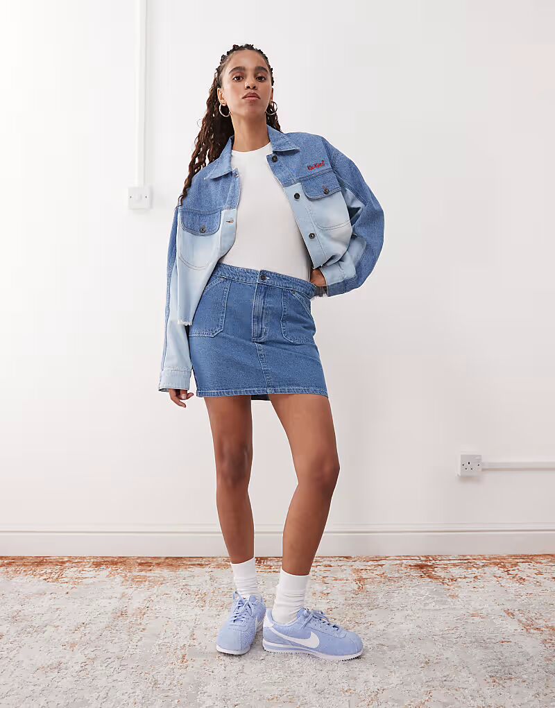 Мини-юбка Kickers с низкой посадкой, средне-синего цвета
Мини-юбка Kickers с низкой посадкой, средне-синего цвета