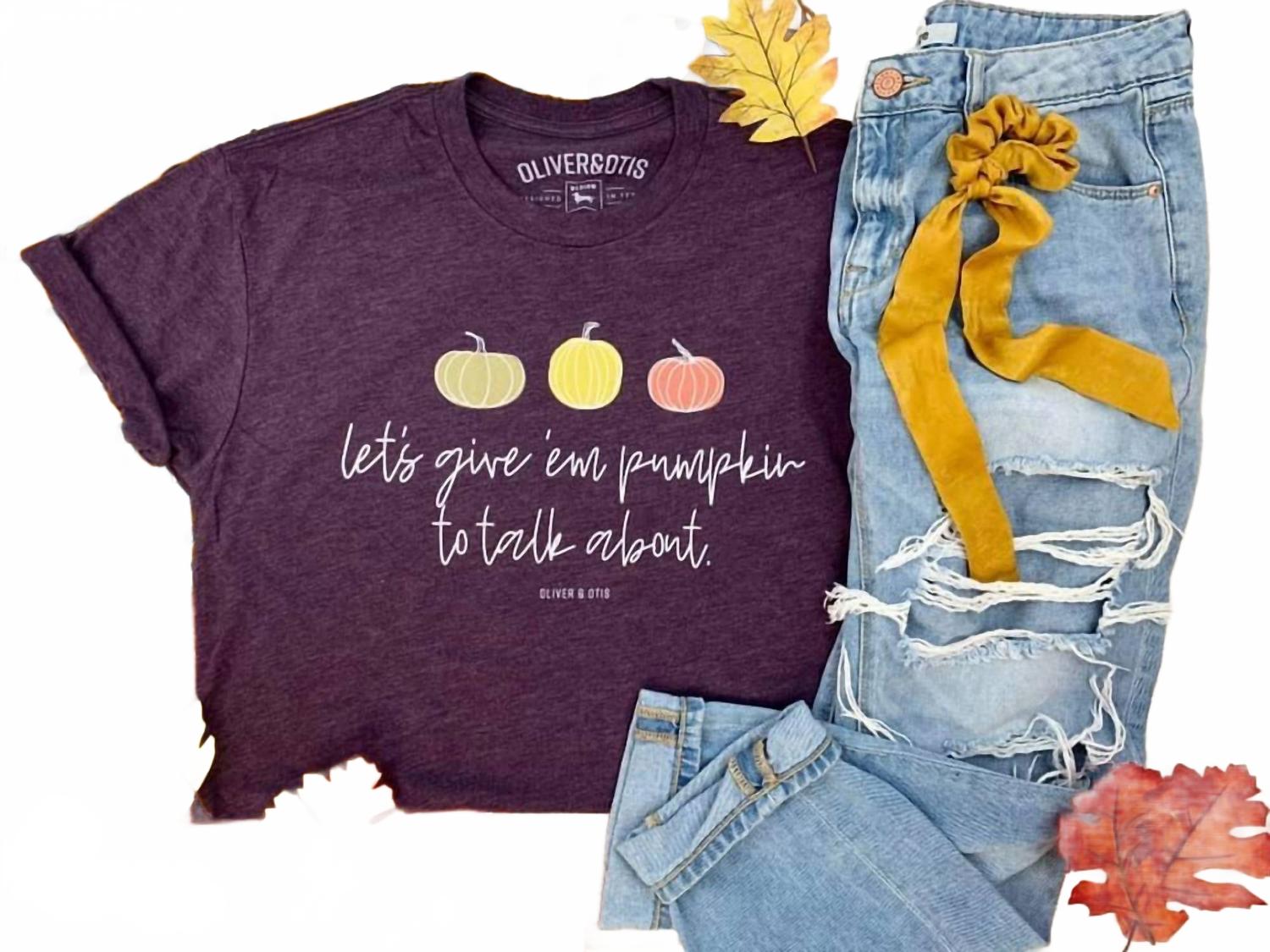 Женская футболка Let's Give 'em Pumpkin To Talk About с принтом в фиолетовом цвете OLIVER & OTIS
Женская футболка Let's Give 'em Pumpkin To Talk About с принтом в фиолетовом цвете OLIVER & OTIS