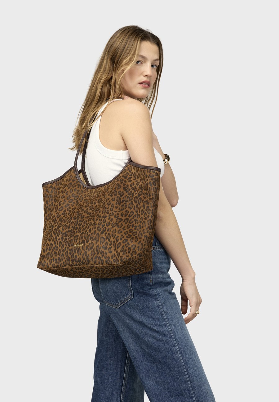 Сумка-шоппер nat & nin MILAN, Leopard/Black
Сумка-шоппер nat & nin MILAN, Leopard/Black