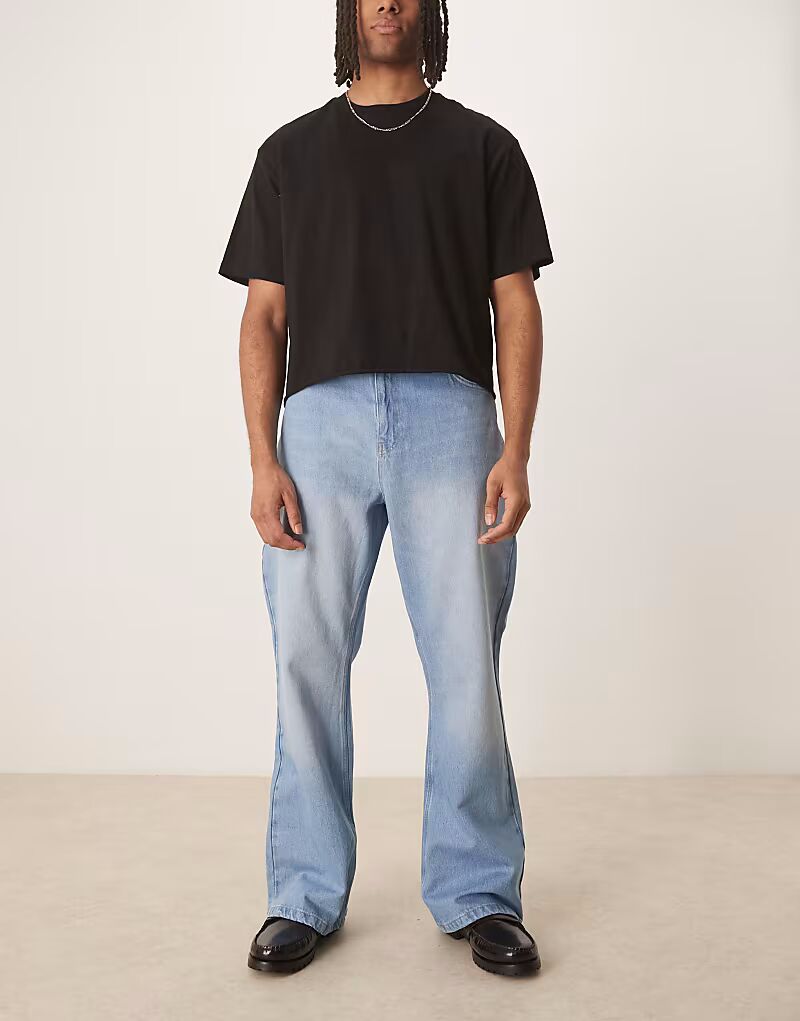 Джинсы клеш свободного кроя Reclaimed Vintage из денима светло-голубого цвета с отбеливателем
Джинсы клеш свободного кроя Reclaimed Vintage из денима светло-голубого цвета с отбеливателем