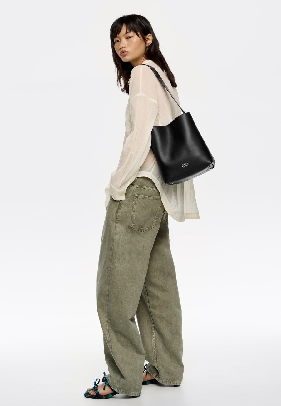 Сумка кросс-боди Bimba Y Lola CARLINO MEDIANO , Black
Сумка кросс-боди Bimba Y Lola CARLINO MEDIANO , Black