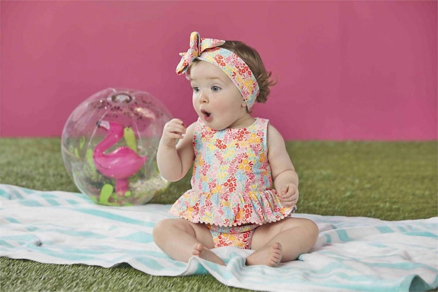 Двусторонний купальник с цветочным принтом и полосками для маленьких девочек разноцветного цвета Mudpie, мультиколор