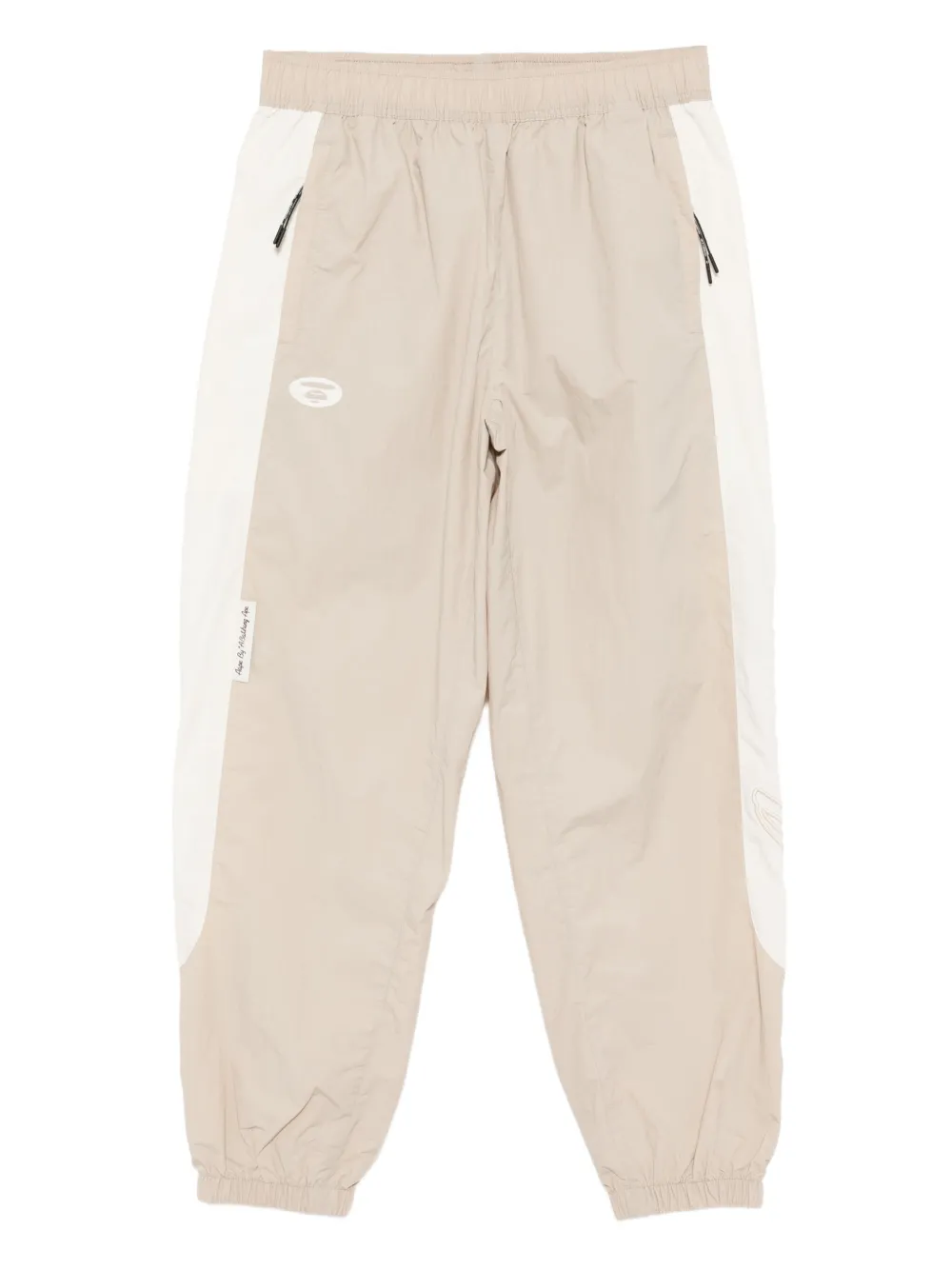 Брюки с вышитым логотипом AAPE BY *A BATHING APE, нейтральный
Брюки с вышитым логотипом AAPE BY *A BATHING APE, нейтральный