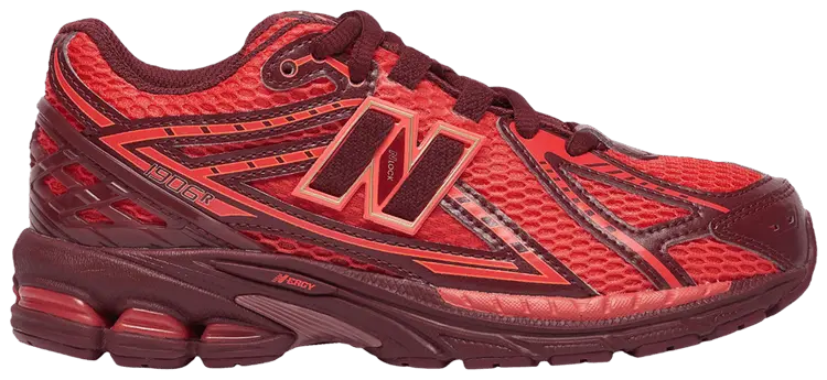 Кроссовки New Balance 1906R Big Kid, красный
Кроссовки New Balance 1906R Big Kid, красный