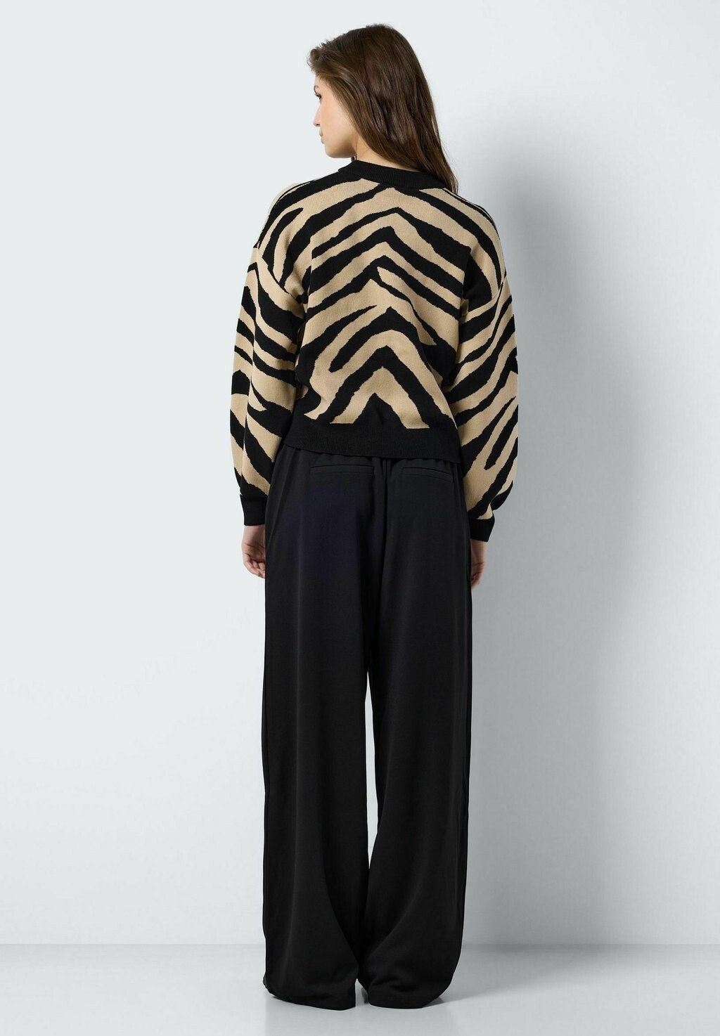 Джемпер NMCHARLOTT O-NECK Noisy May, черный
Джемпер NMCHARLOTT O-NECK Noisy May, черный