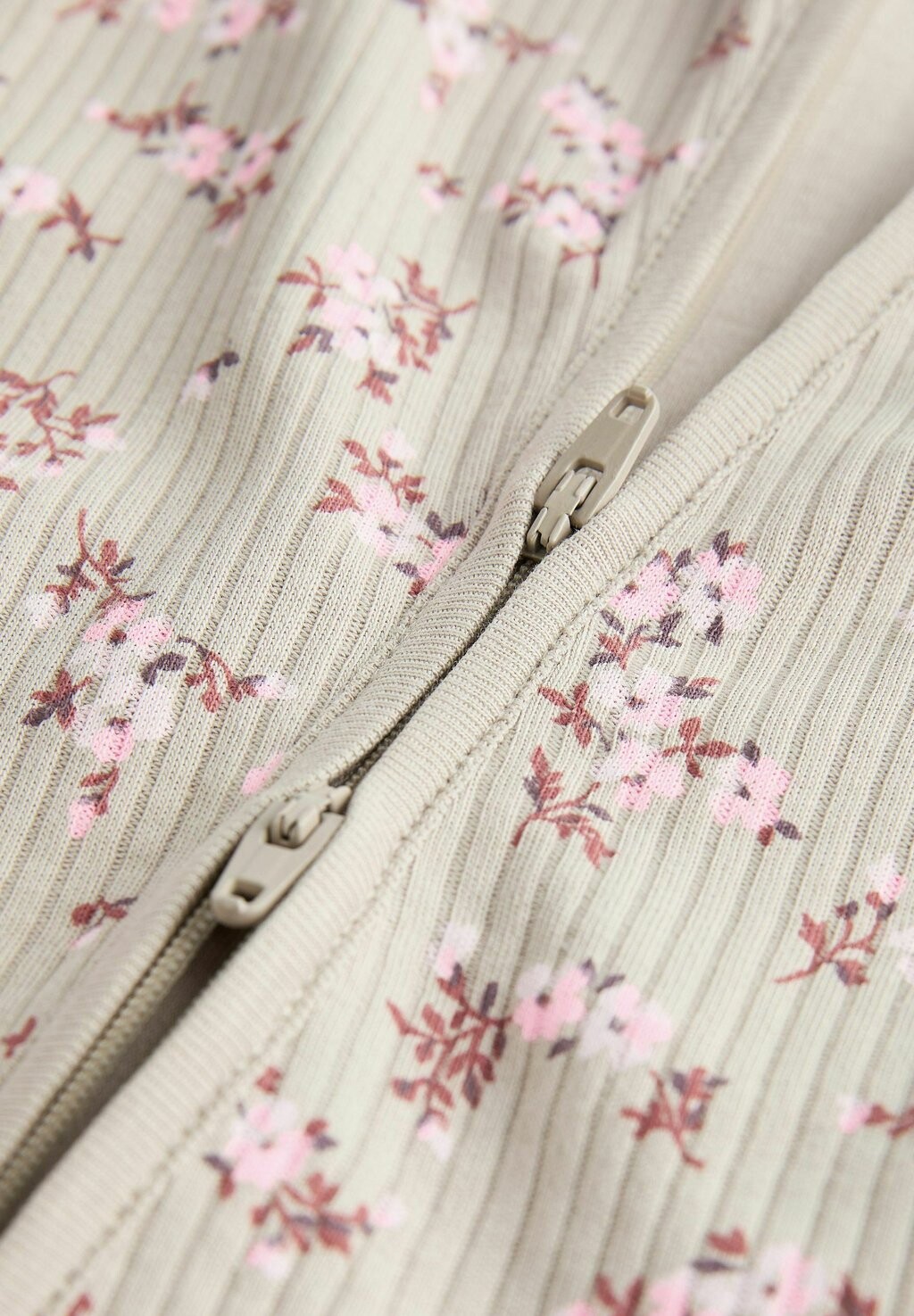 Комбинезон TWO WAY ZIP 5 PACK, REGULAR FIT Next, коричневый
Комбинезон TWO WAY ZIP 5 PACK, REGULAR FIT Next, коричневый