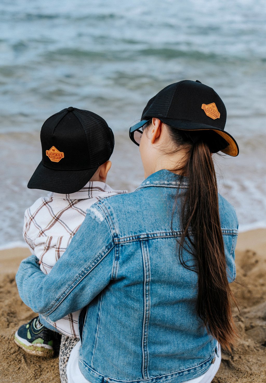 Бейсболка Blackskies, черный
Бейсболка Blackskies, черный