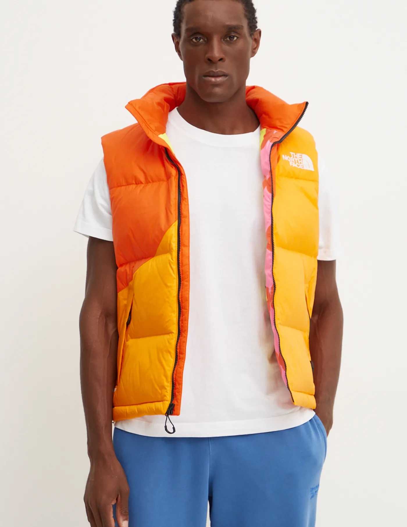 Пуховый жилет TNF x Yinka Ilori The North Face, оранжевый
Пуховый жилет TNF x Yinka Ilori The North Face, оранжевый