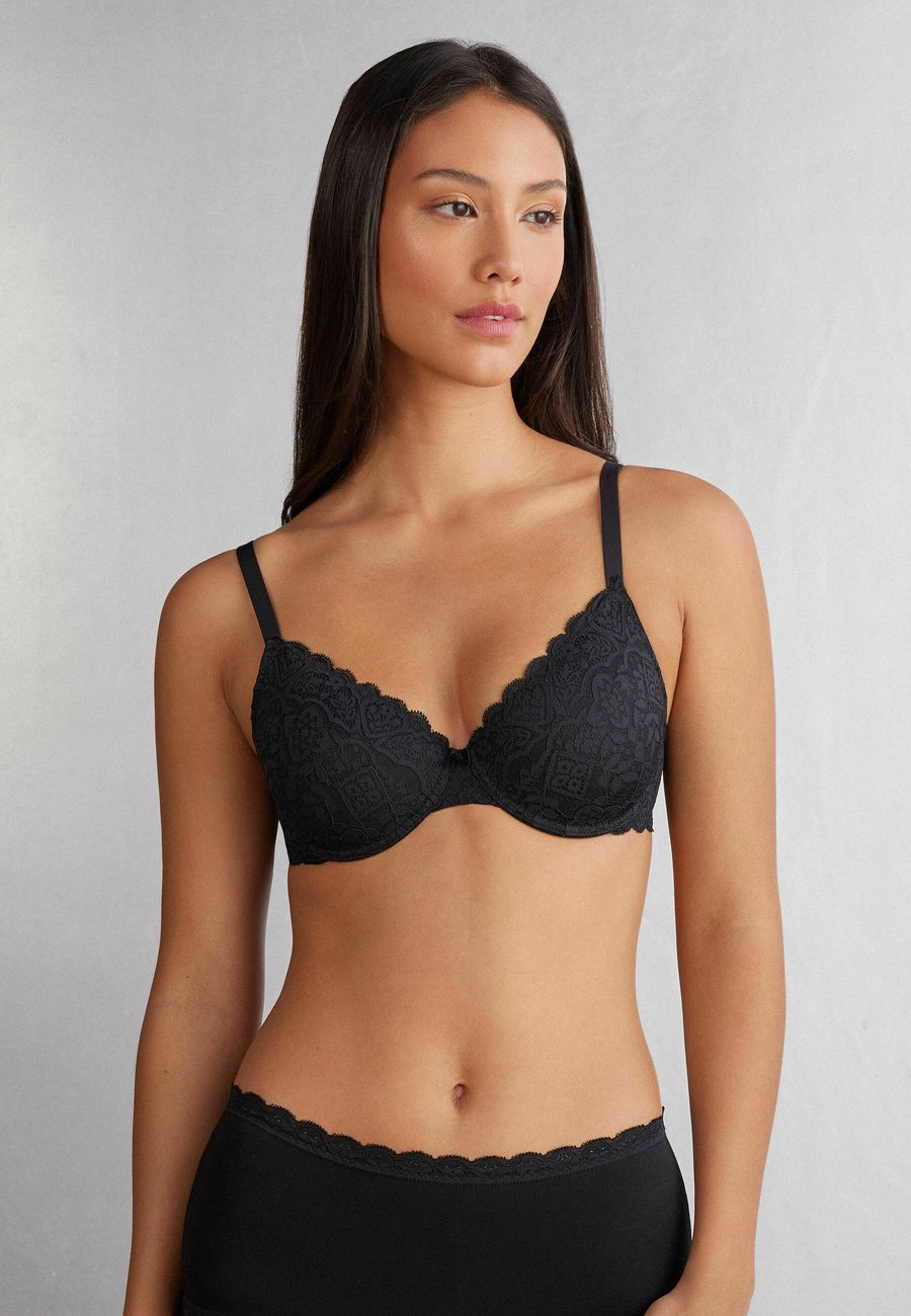 Бюстгальтер Intimissimi FRANCESCA, Black
Бюстгальтер Intimissimi FRANCESCA, Black