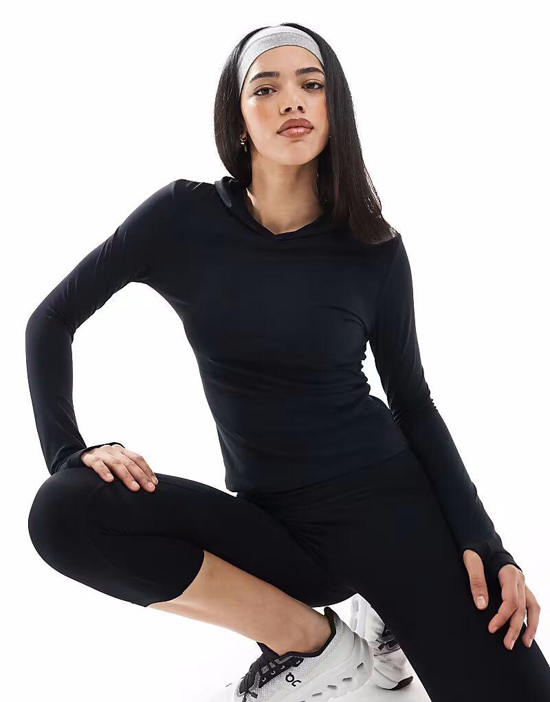 Топ с капюшоном Agon черного цвета
Топ с капюшоном Agon черного цвета