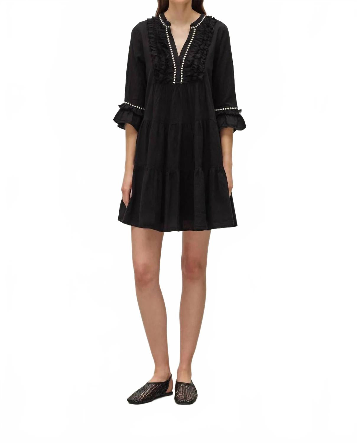 Efisto Короткое платье в черном цвете DEVOTION TWINS
Efisto Короткое платье в черном цвете DEVOTION TWINS